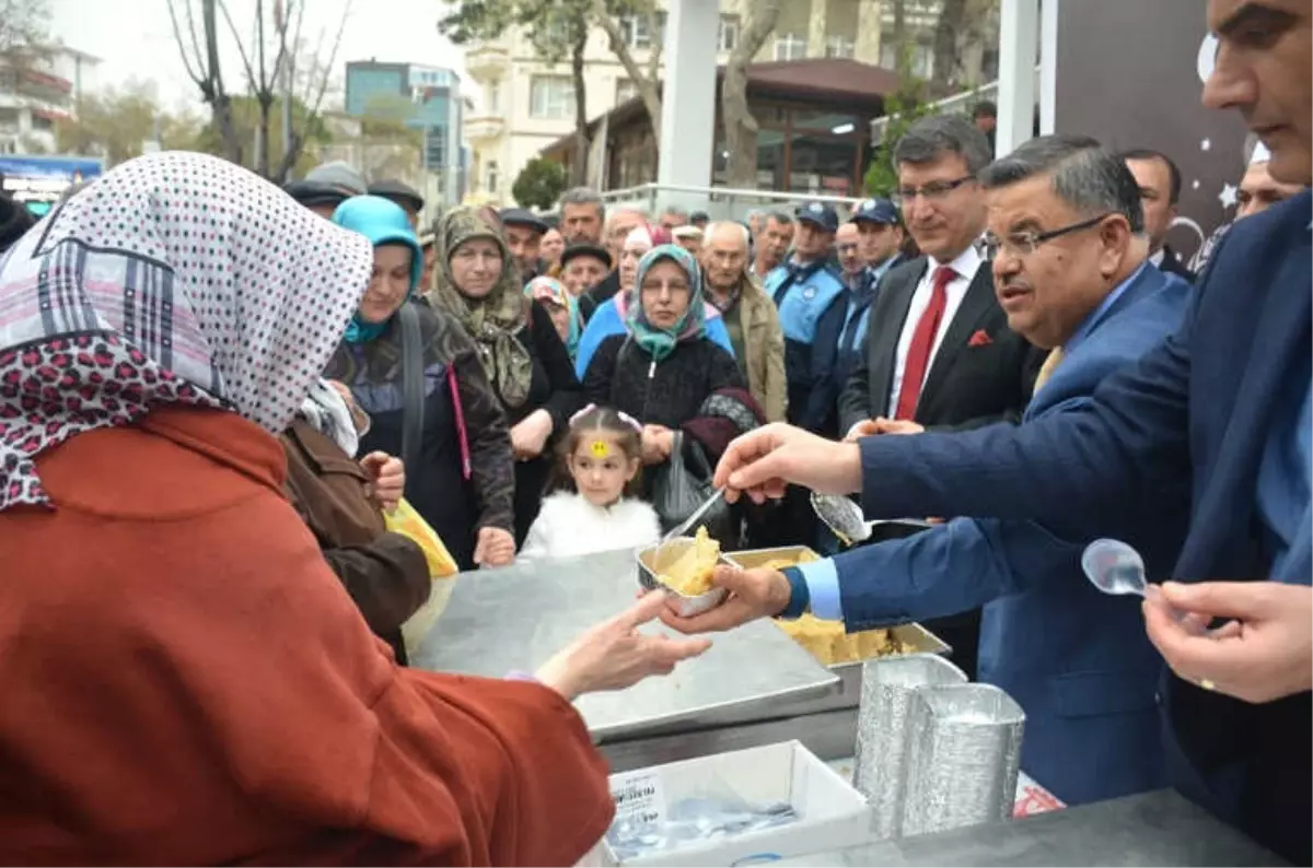 Helva ve Şerbet İkramına Yoğun İlgi