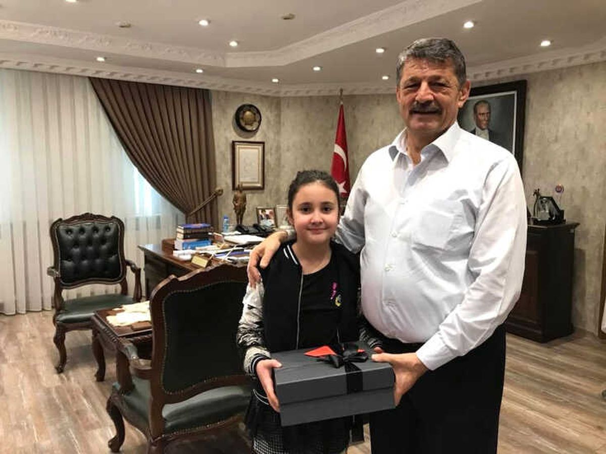 Minik Misafirden Koskocaman Hediye