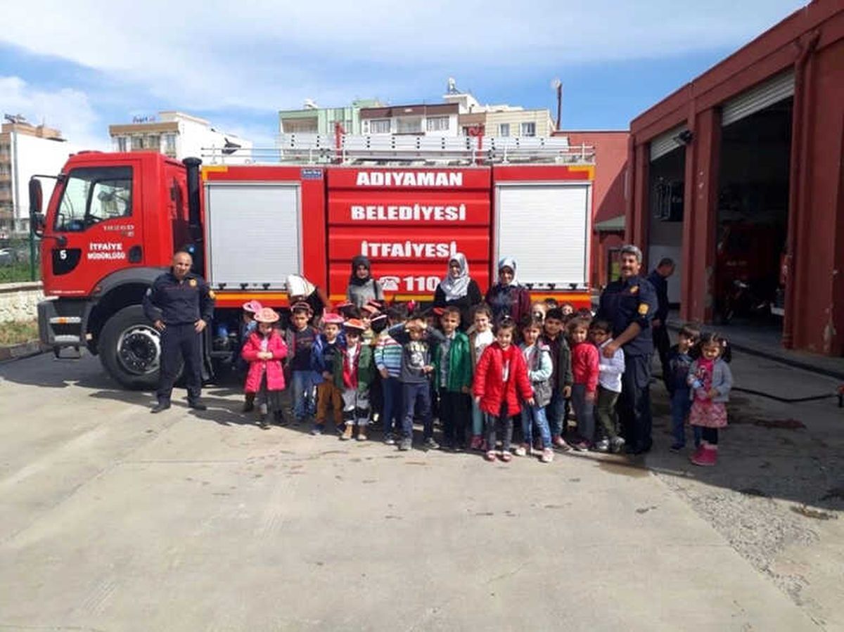 Minik Öğrencilere İtfaiye Mesleği Anlatıldı