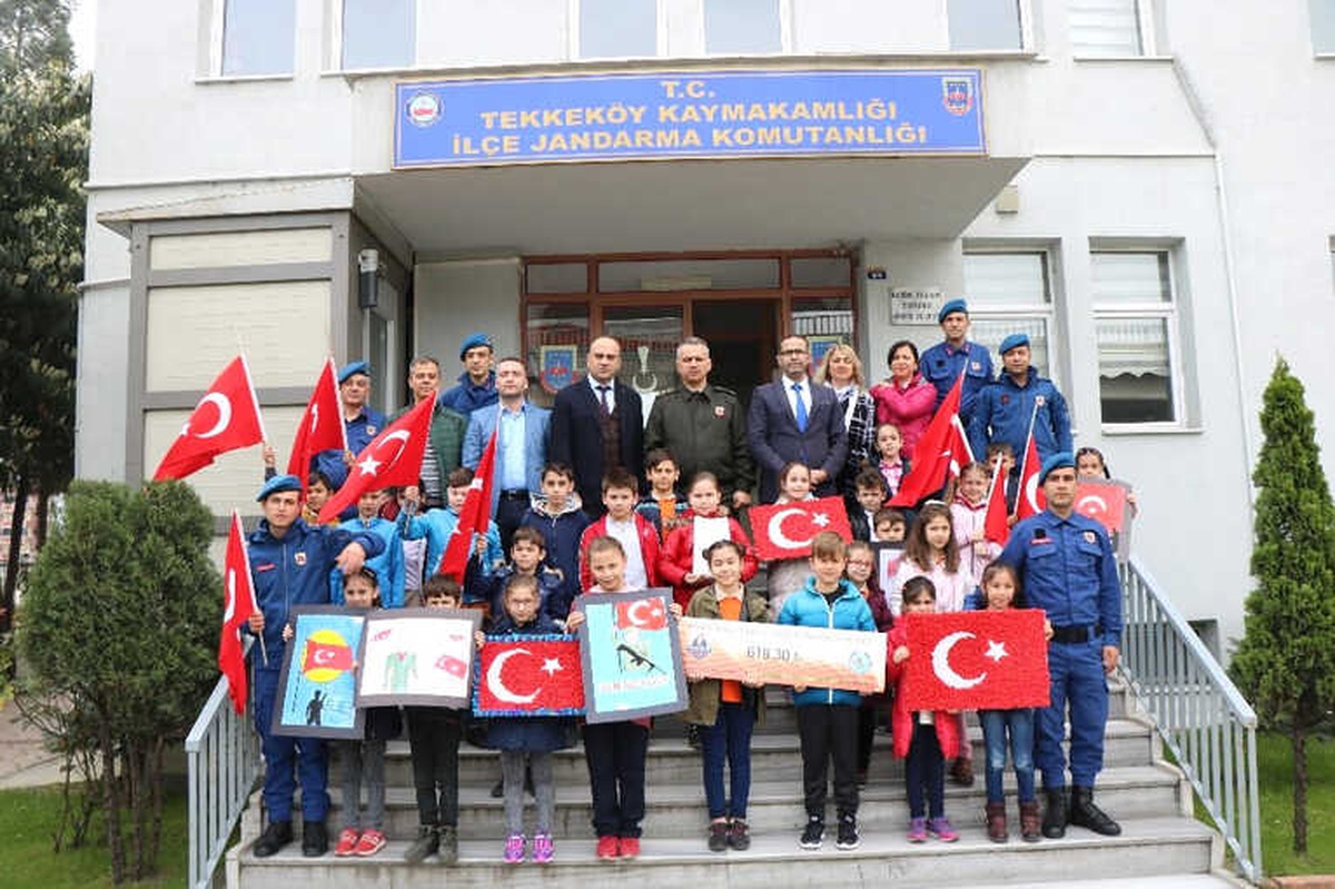 Minik Yürekler Mehmetçiğin Yanında