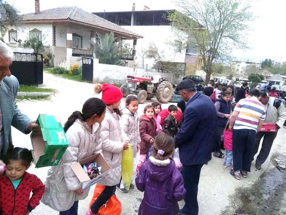 Sarıgöl\'de 100 Yıllık Gelenek Devam Ettiriliyor