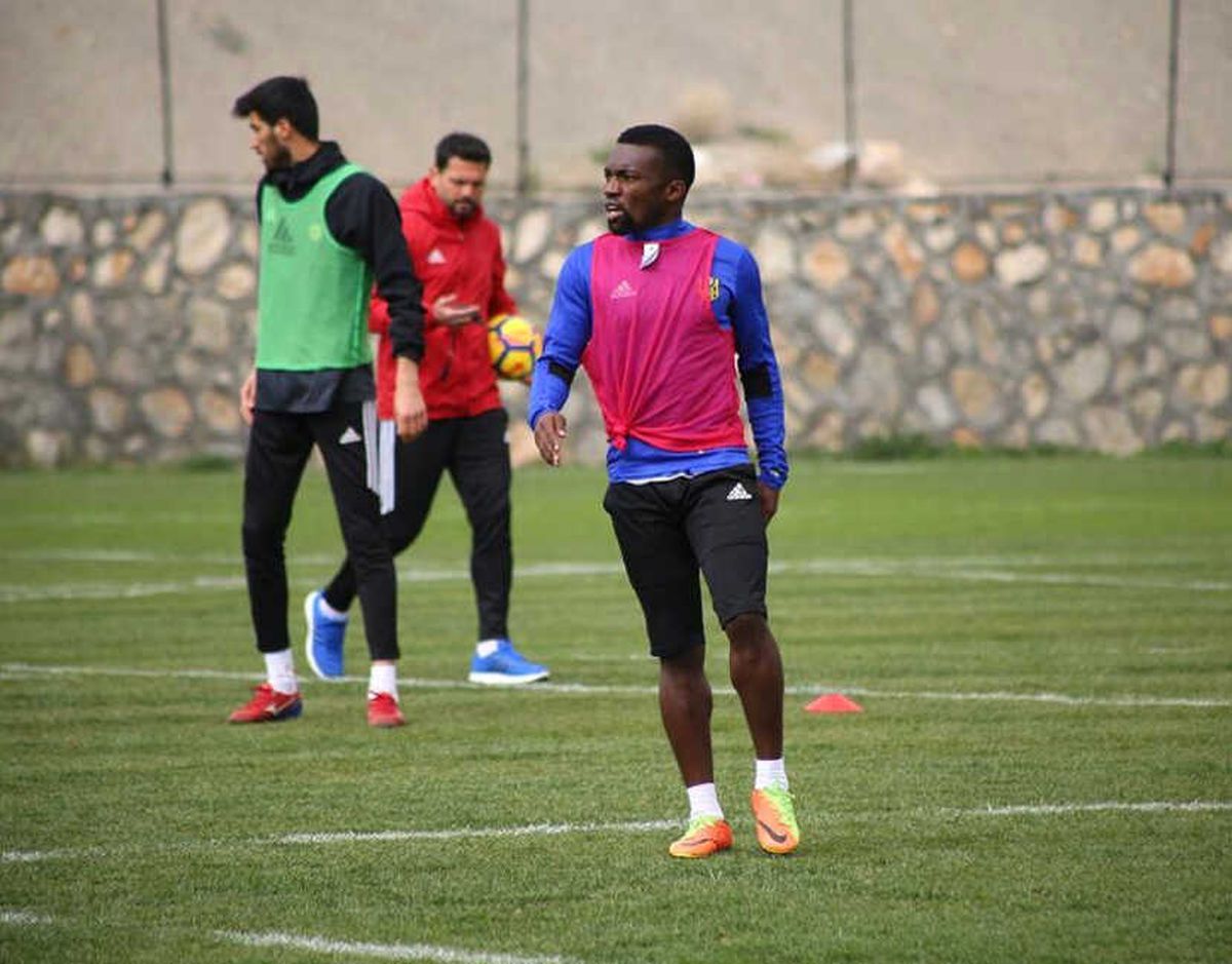 Azubuike: "Süper Lig\'de Kalacağız"