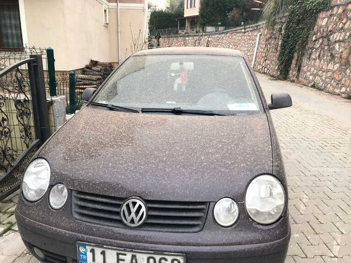 Bilecik\'e Yağan Çamur, Araçlar, Yollar ve Kaldırımları Kapladı
