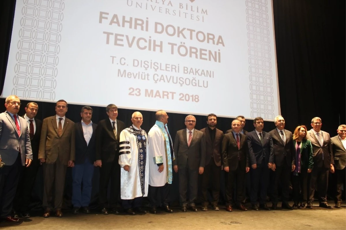 Çavuşoğlu\'na Memleketi Antalya\'da Fahri Doktora Unvanı