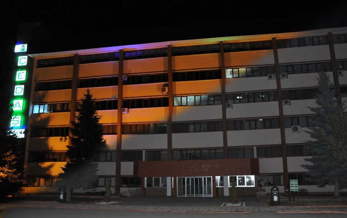 Çedaş, \'Dünyaya Bağlanma Saatinde\' Işıklarını Kapatıyor