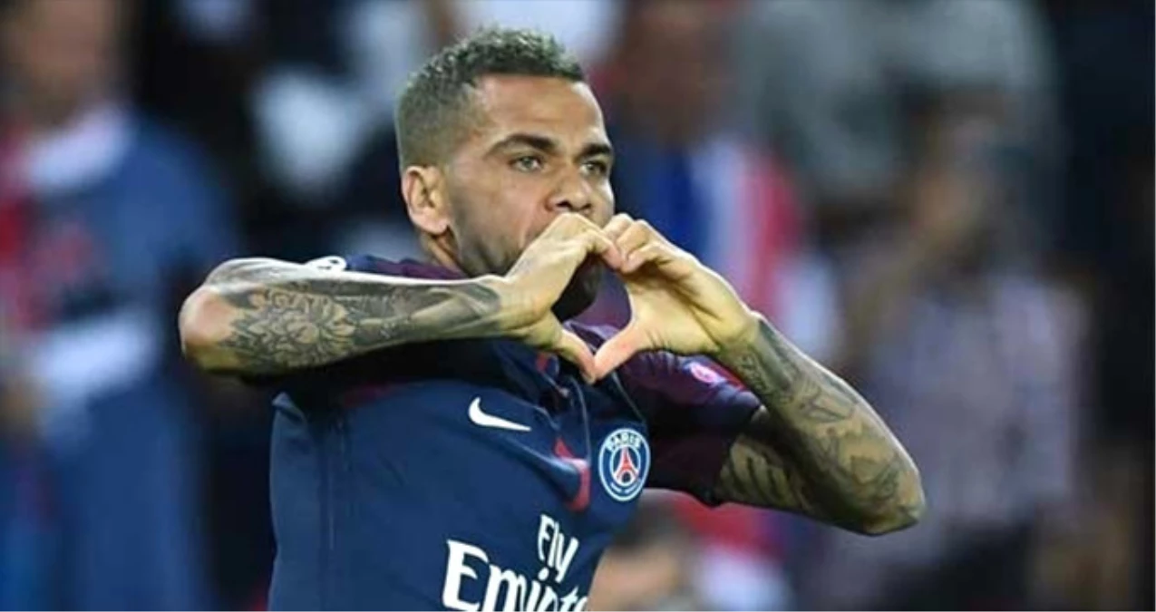 Dani Alves\'ten, Beşiktaşlı Adriano\'ya Teşekkür