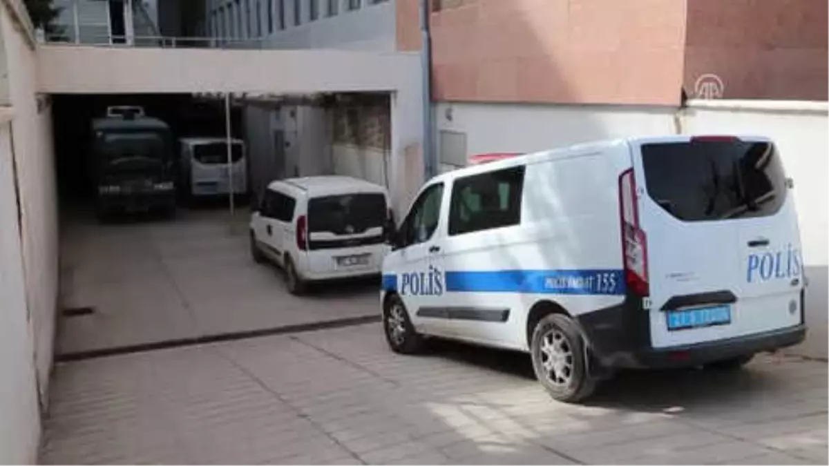 Gaziantep\'teki Silahlı Kavga - Gözaltına Alınan Baba ve Oğlu Tutuklandı
