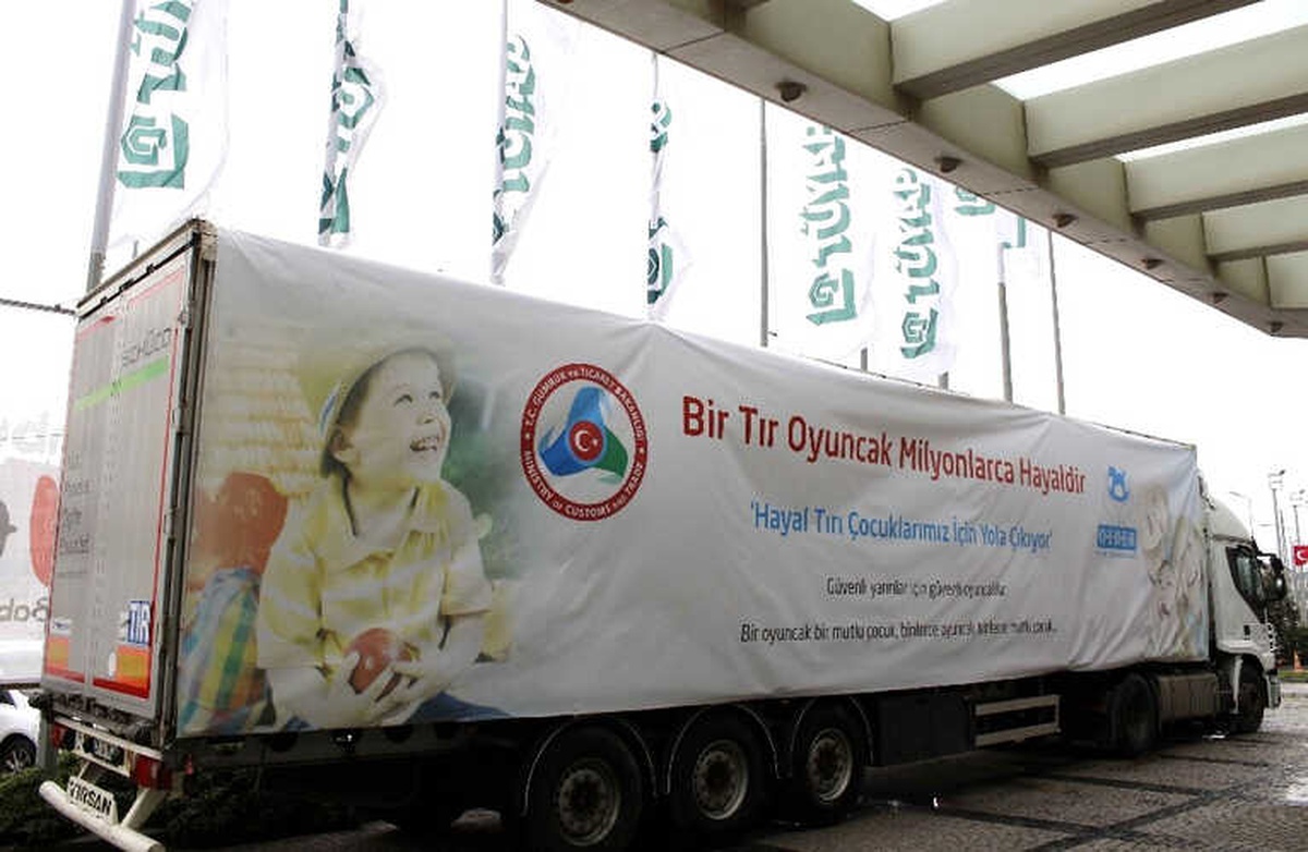 İstanbul Oyuncak Fuarı\'ndan 1 Tır Hediye Anadolu\'ya Gönderildi