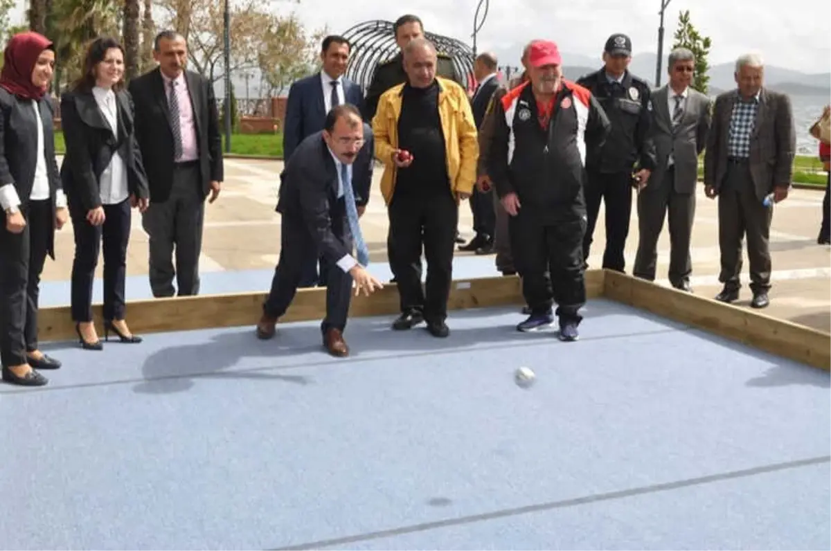 Kaymakam Erdinç Dolu Yaşlılar ile "Bocce" Oynadı