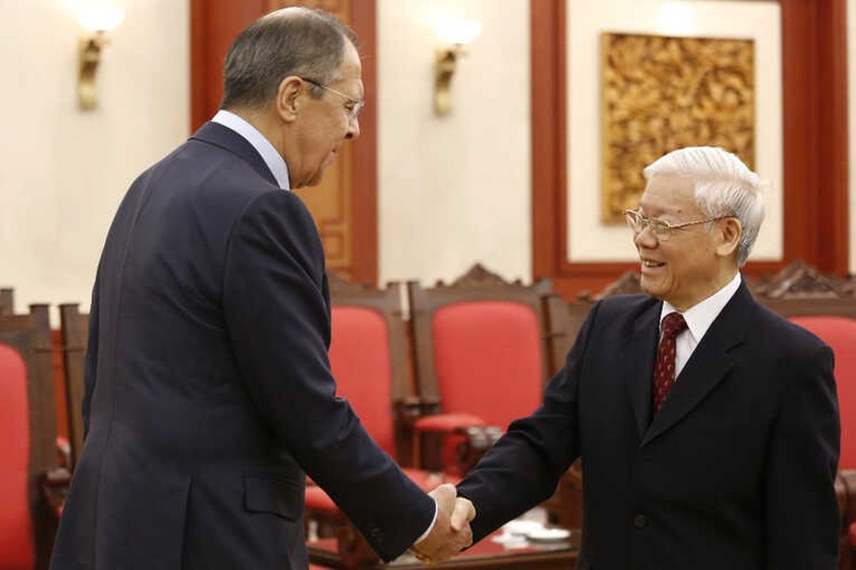 Lavrov\'un Vietnam\'da Temasları Devam Ediyor