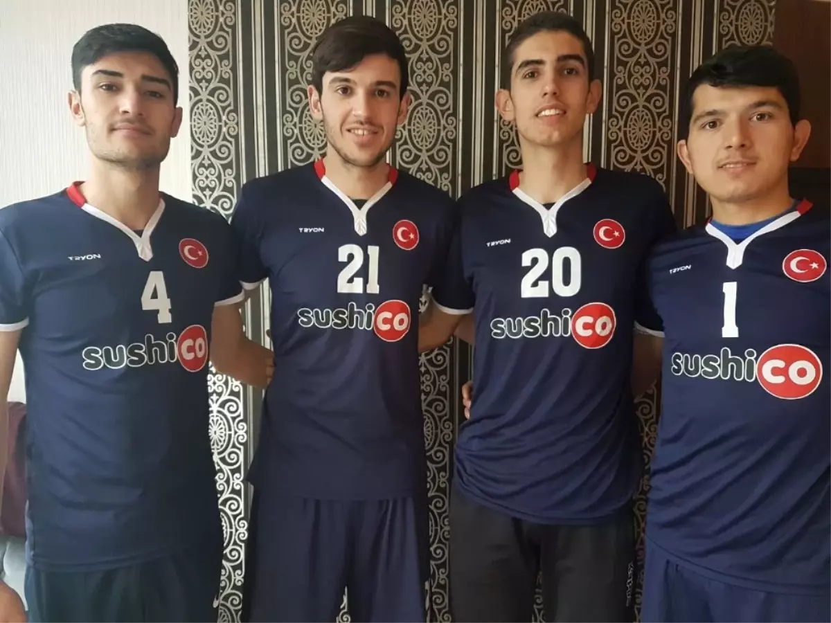 Manavgatlı 4 Genç Sporcu Voleybol Milli Takımına Seçildi