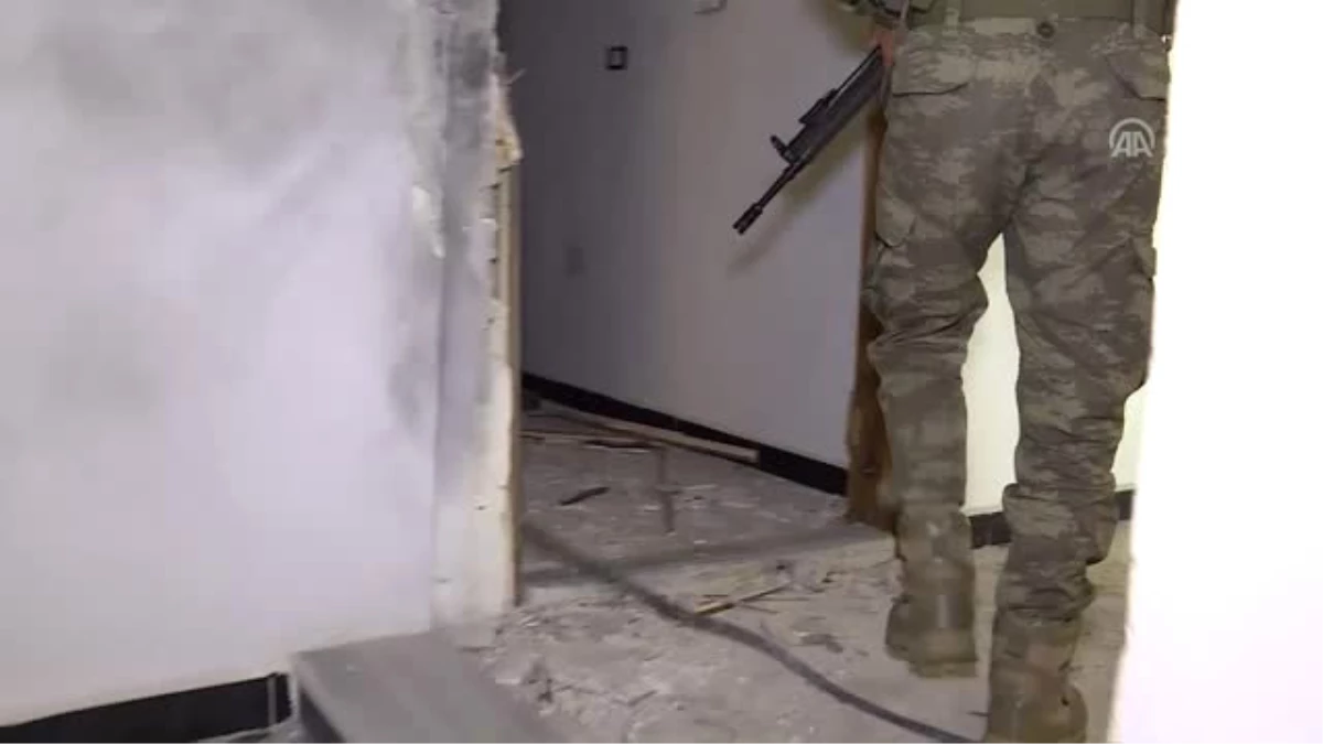 Mehmetçik Afrin\'de Terör Örgütünün Karargahını Buldu