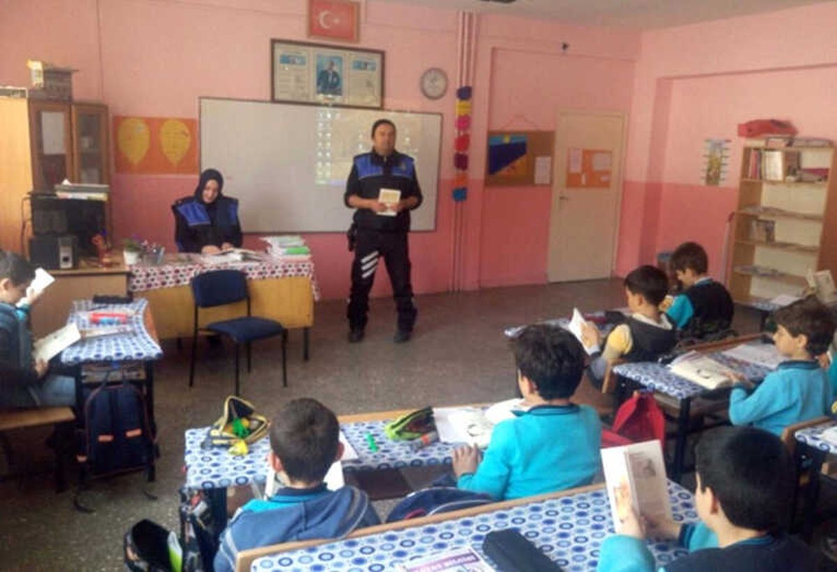 Öğrencilere Polislik Mesleği Tanıtıldı