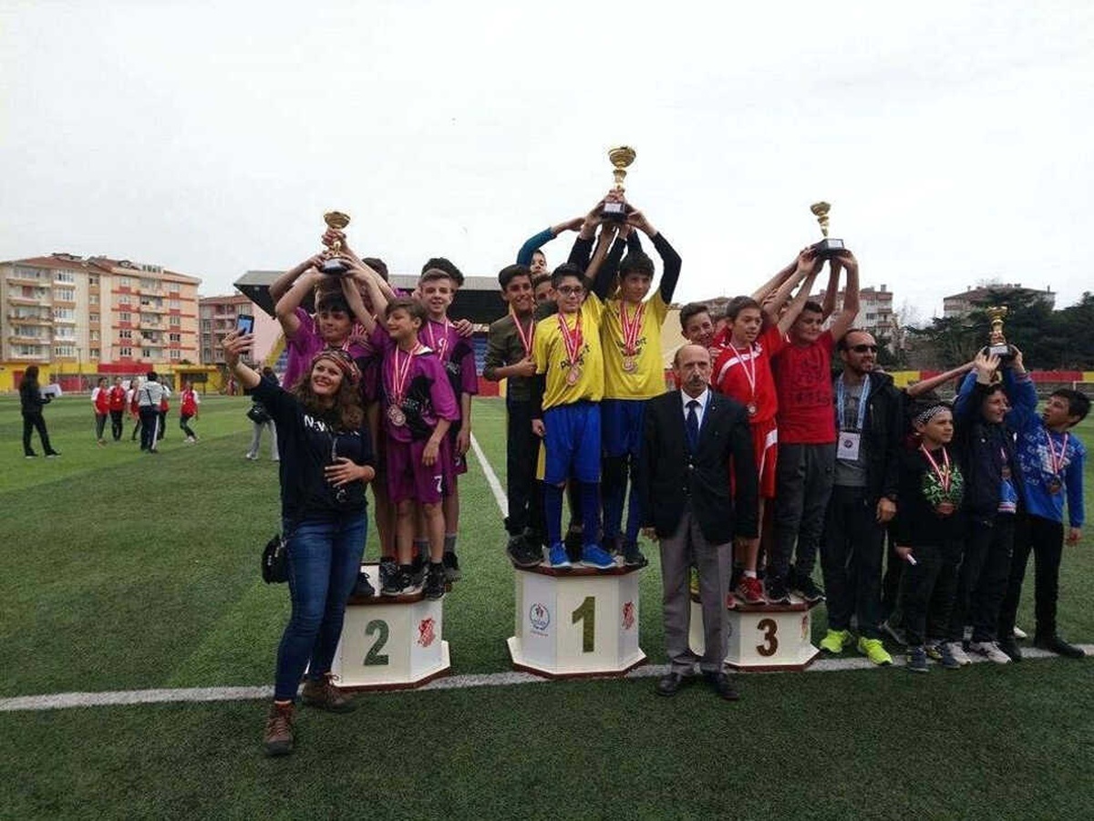 Okullar Arası Atletizm İl Birinciliği Müsabakaları Sona Erdi