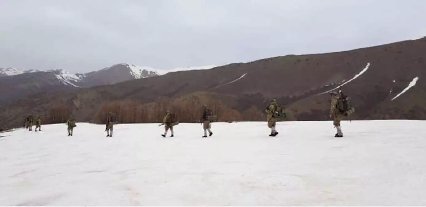 Teröristlerin Kullandığı 26 Sığınak ile 2 Eyp İmha Edildi