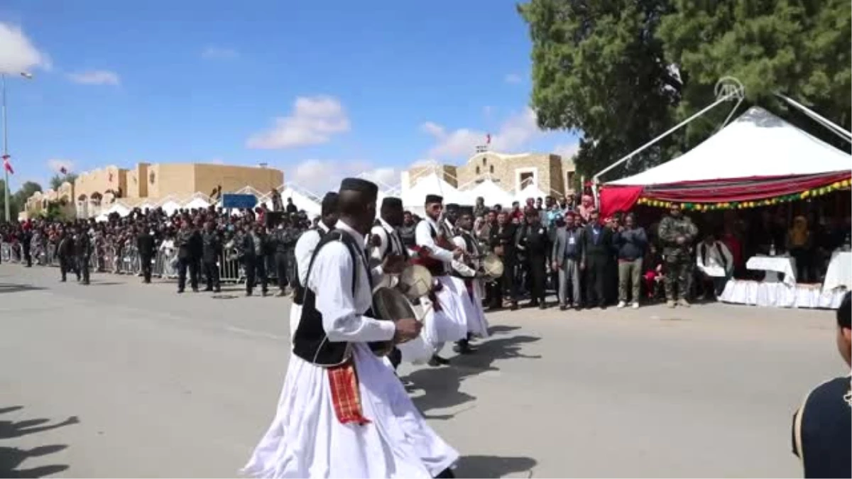 Tunus\'ta Çöl Sarayları Festivali