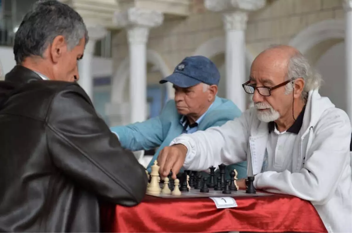 60 Yaş Üstü Satranç Turnuvası