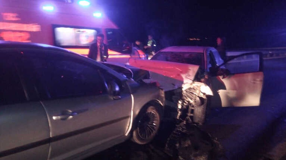 Akhisar\'da Trafik Kazası: 2 Ölü, 1 Yaralı