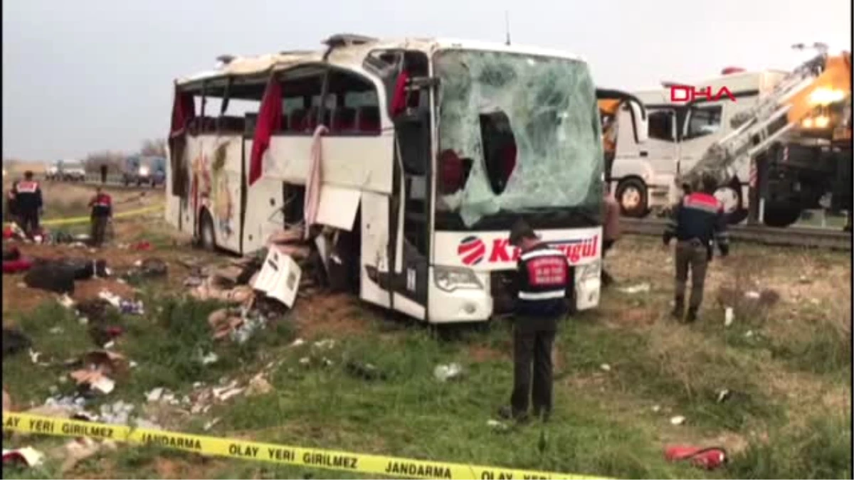 Aksaray - Yolcu Otobüsü Kaza Yaptı: 4 Ölü, 34 Yaralı