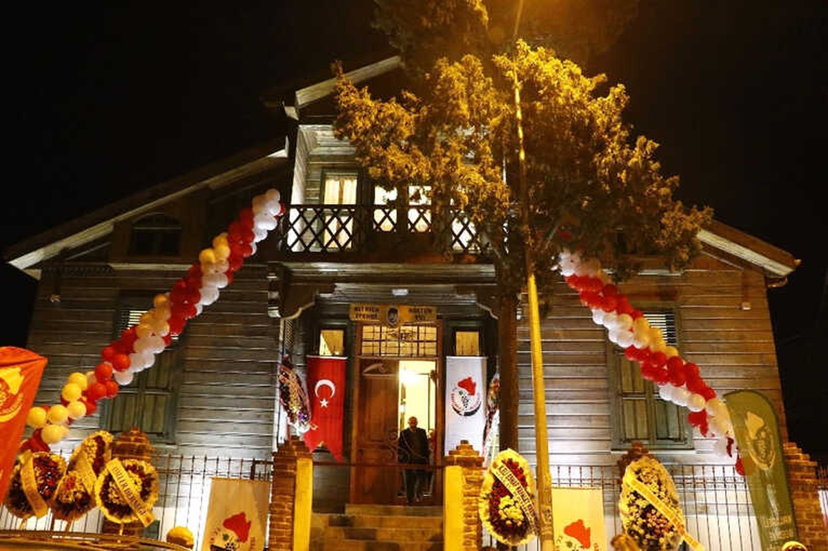 Atatürk Evi ve Ali Rıza Efendi Kültür Evi Işıklarını \'Dünya Saati\' İçin Kapatacak