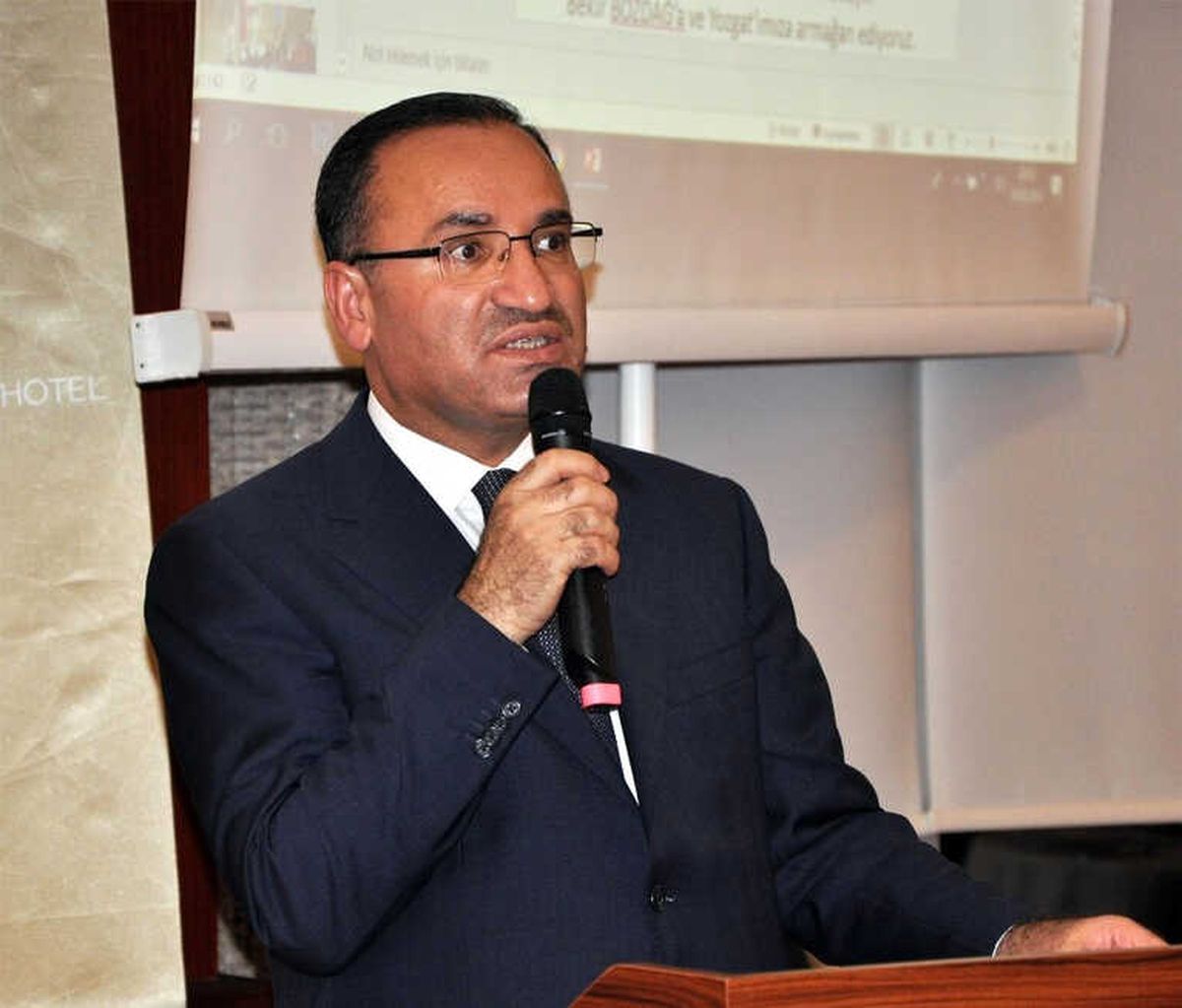 Başbakan Yardımcısı Bozdağ Şampiyonluk Yemeğine Katıldı