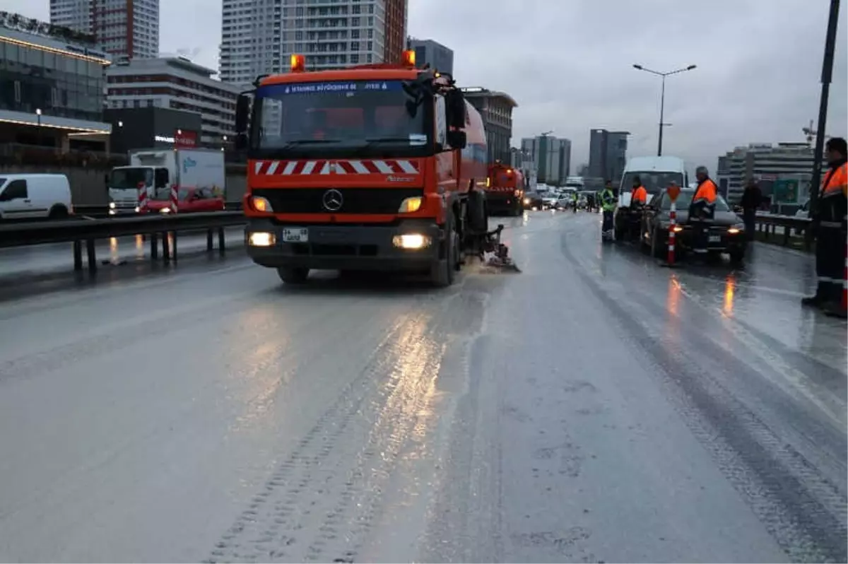 Basın Ekspres\'e Dökülen Çamur Kazaya Neden Oldu