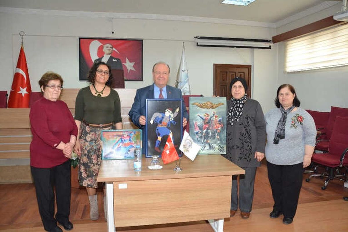 Başkan Özakcan, El Sanatları Kursiyerlerini Ağırladı