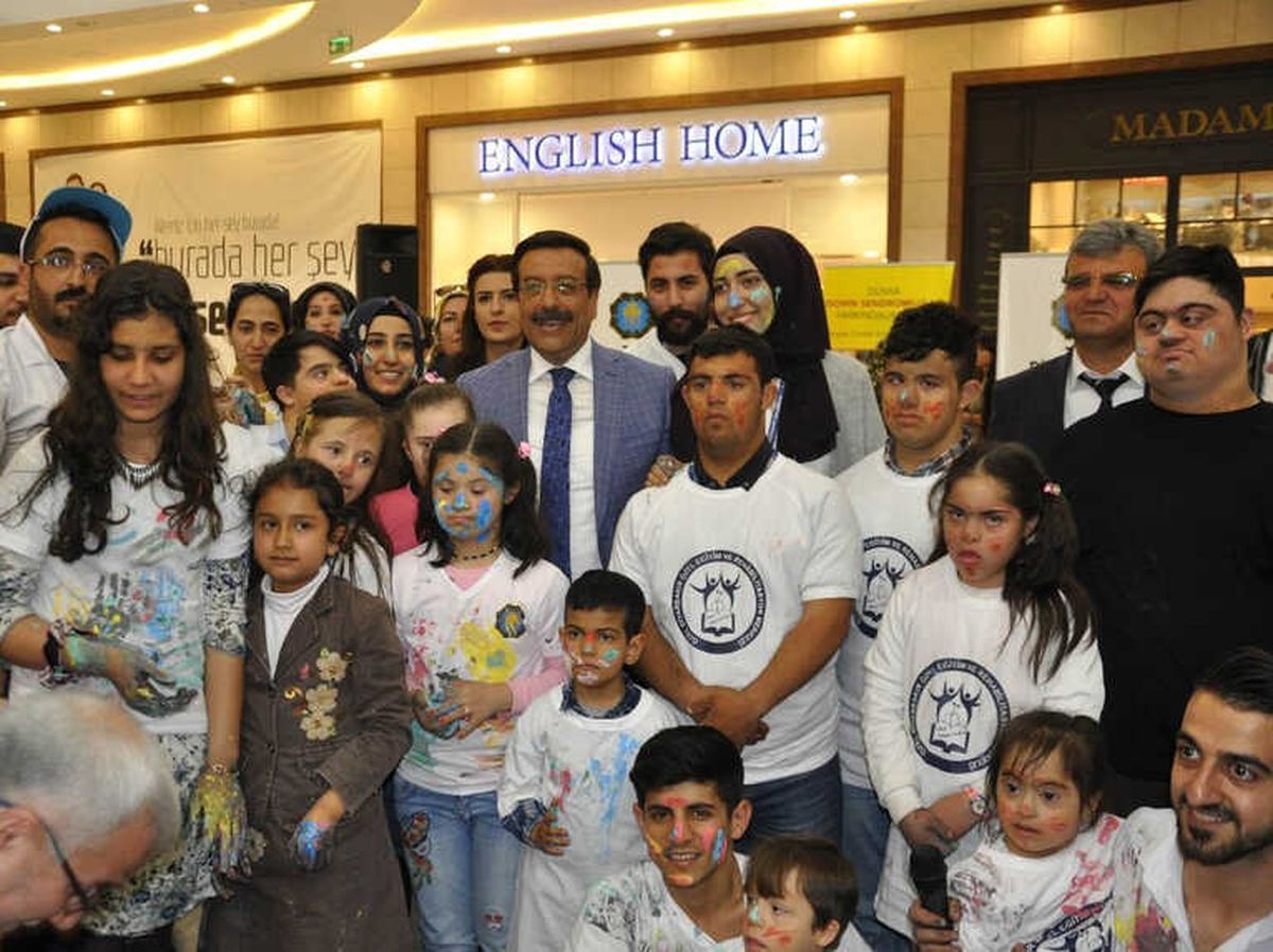 Büyükşehir Belediyesi Ceylan Karavil Park\'ta \'Kendi Tişörtünü Kendin Yap\' Etkinliği Düzenledi