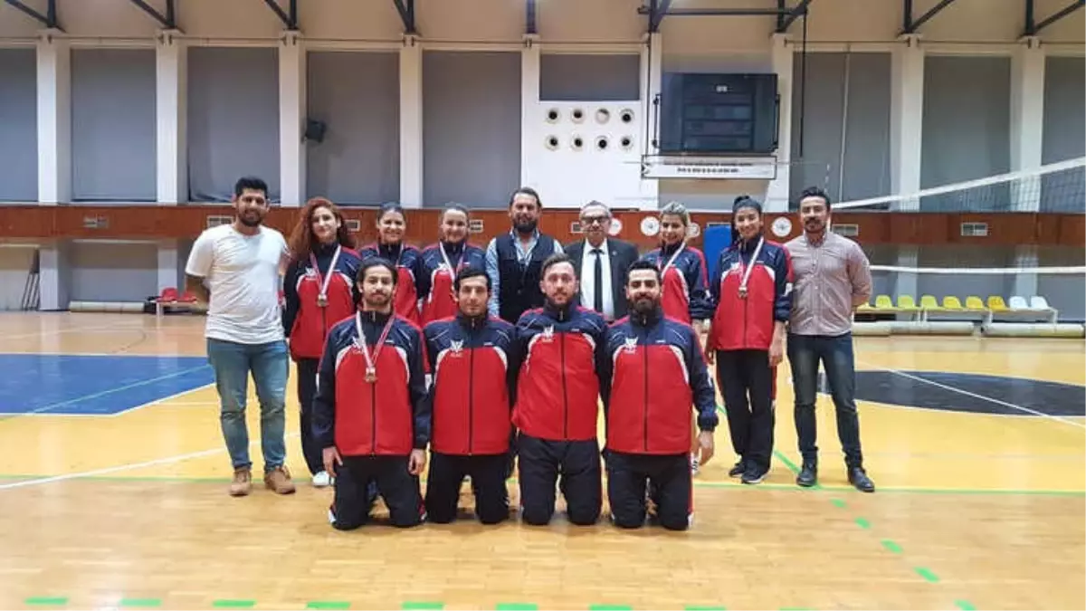 Gaü Badminton Takımı\'ndan Üst Üste 8. Şampiyonluk