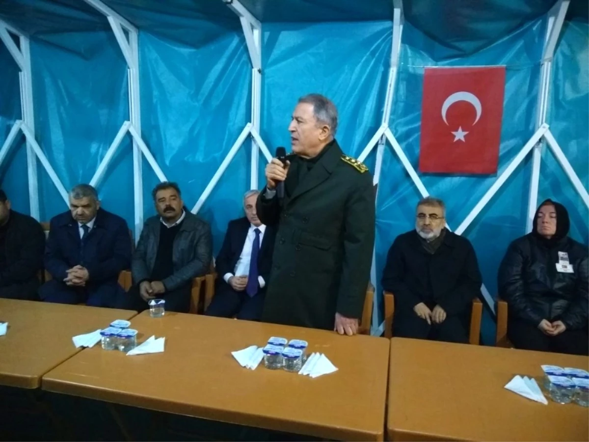 Genelkurmay Başkanı Orgeneral Akar Şehit Ailelerini Ziyaret Etti