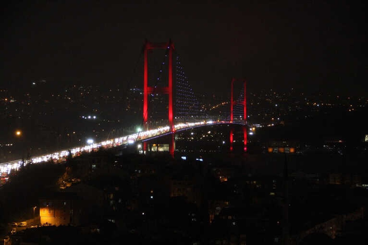 İstanbul Karanlığa Büründü