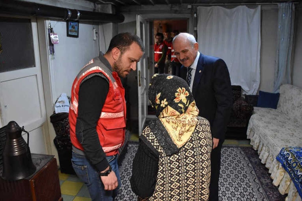 Kızılay\'dan Ailelere Sıcak Yemek