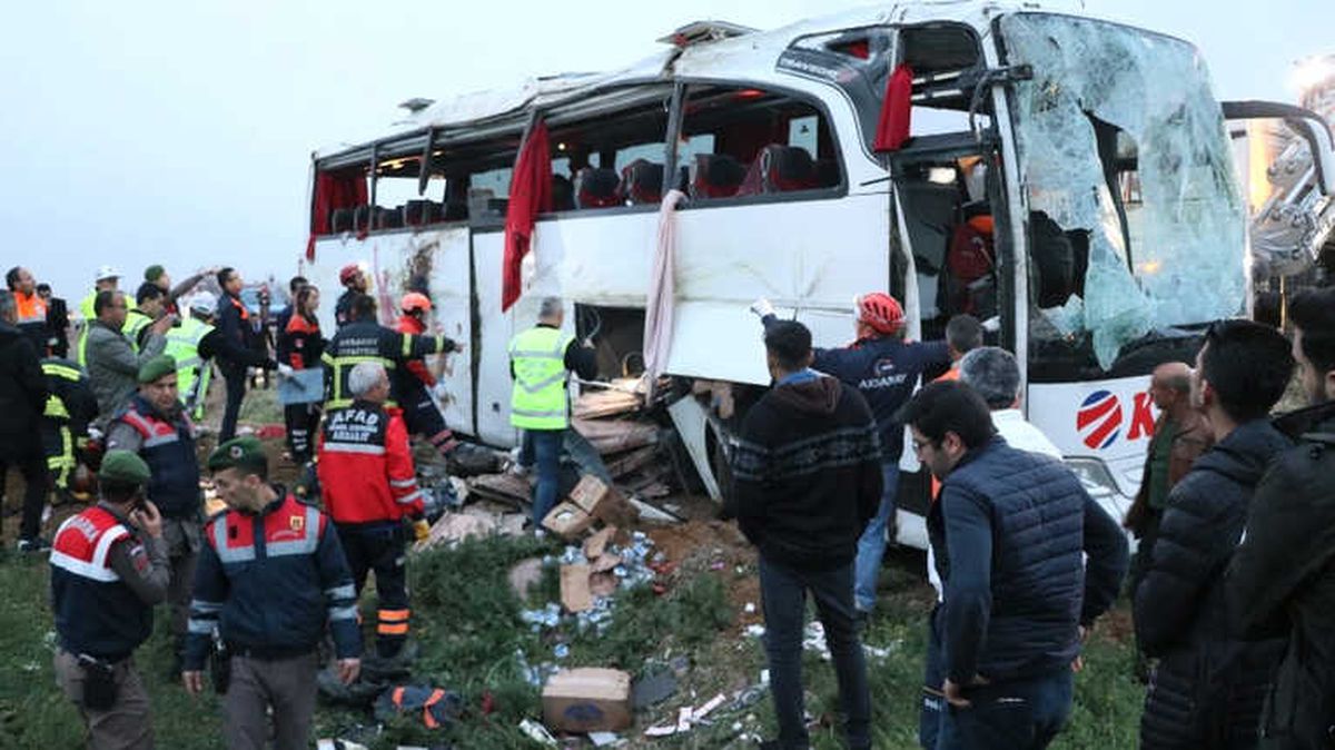 Otobüs Şarampole Devrildi: 4 Ölü, Çok Sayıda Yaralı
