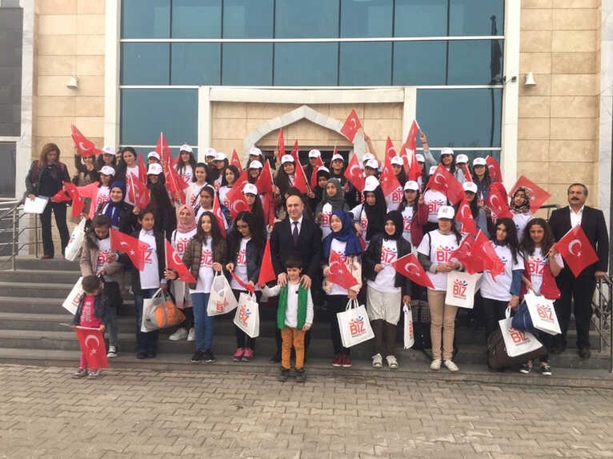 Patnos\'tan "Biz Anadoluyuz" Projesiyle 50 Kız Öğrenci Kocaeli\'ye Gönderildi.