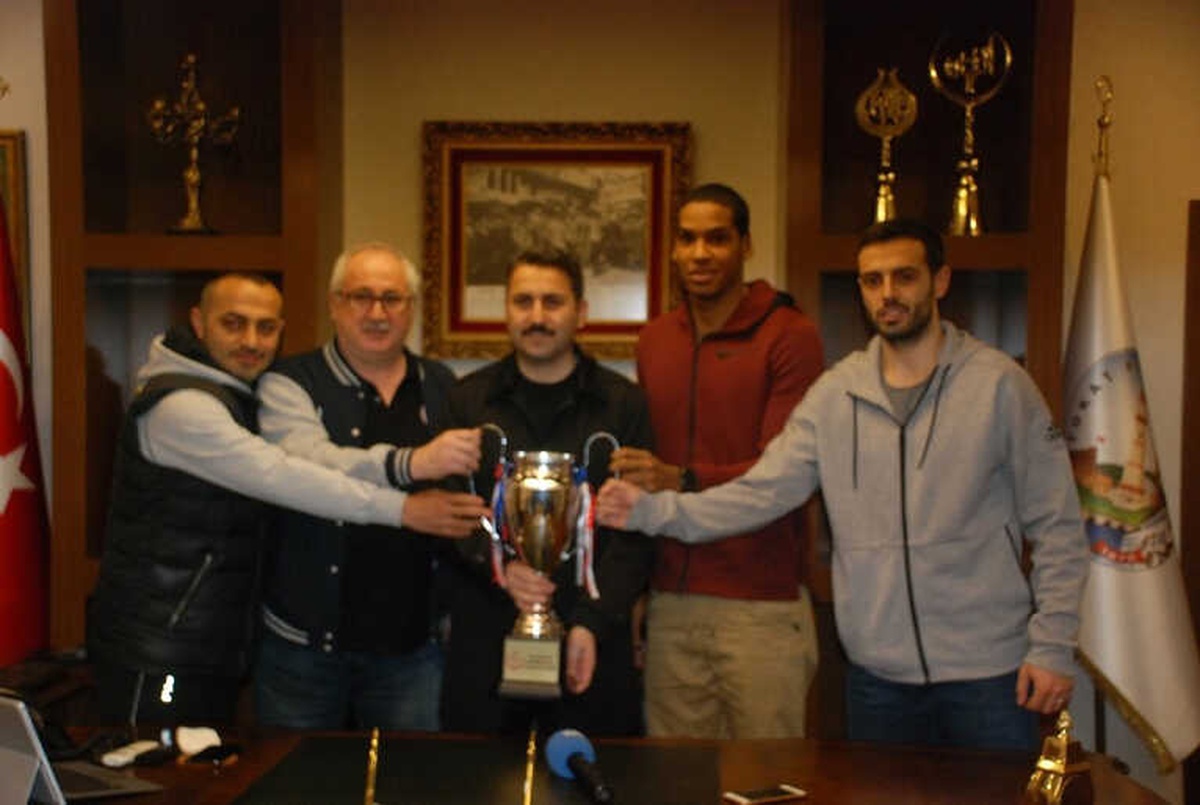 Tokat Belediye Plevnespor 1 Yıl Aradan Sonra Efeler Liginde