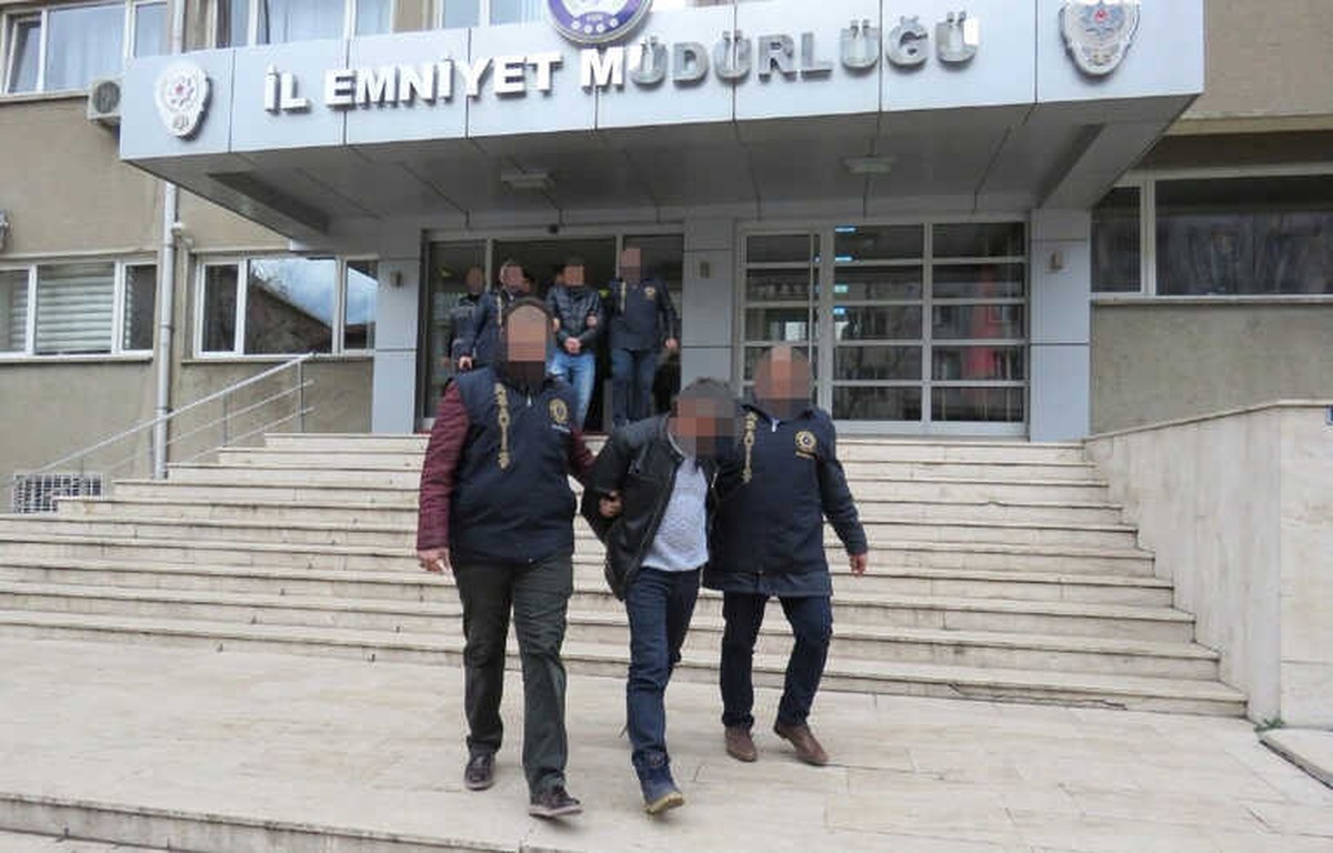 Uşak\'ta Hırsızlık Yapan 20 Kişi Gözaltına Alındı