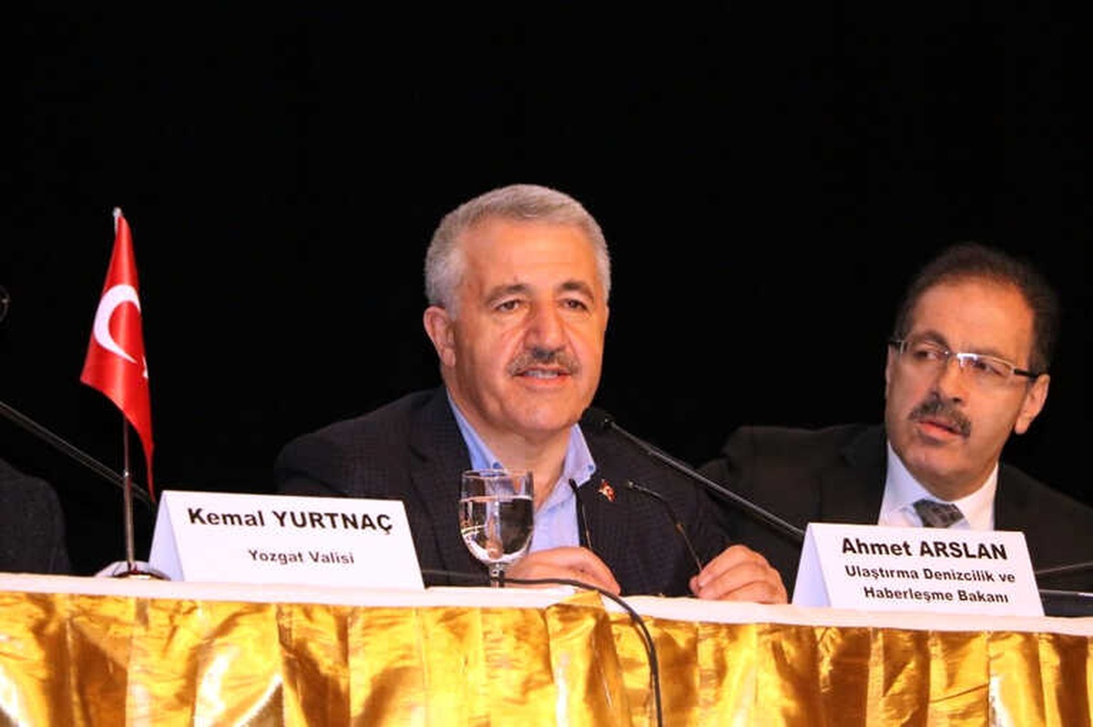 Bakan Arslan, "Yapılan Hizmetler Ülkenin Gelişmesi ve Büyümesi İçin"