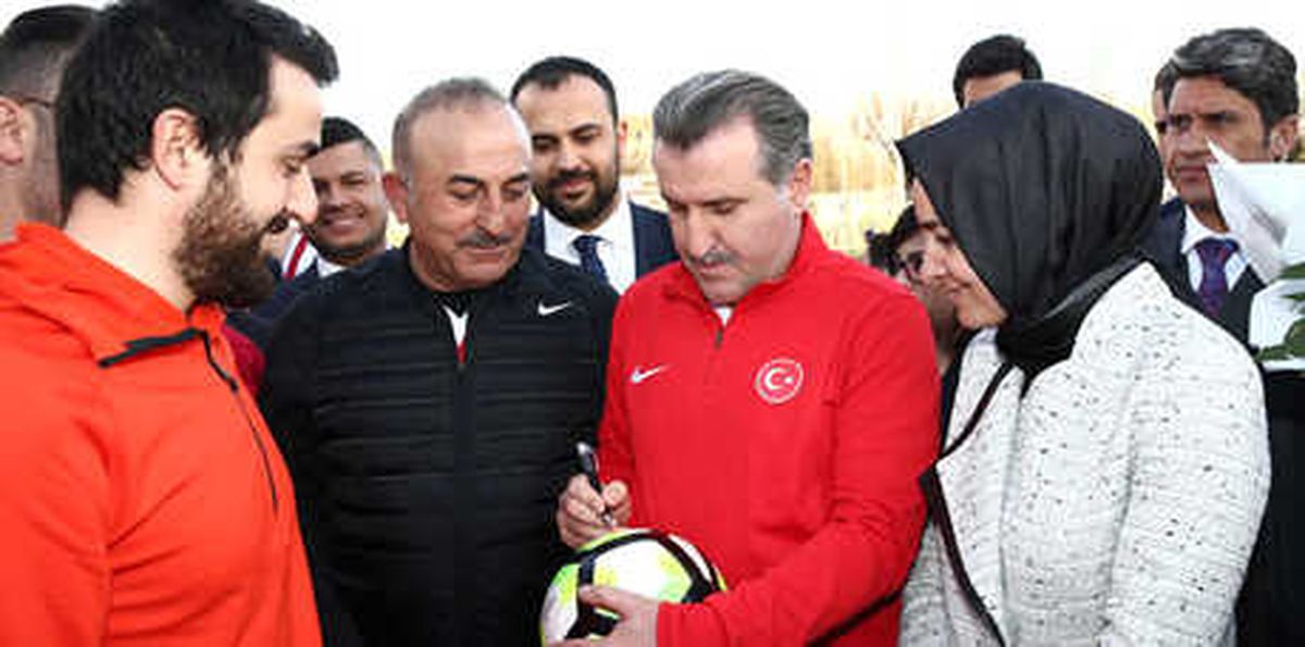 Bakan Bak: "Jenerasyon Değişikliği İyi Olacak"