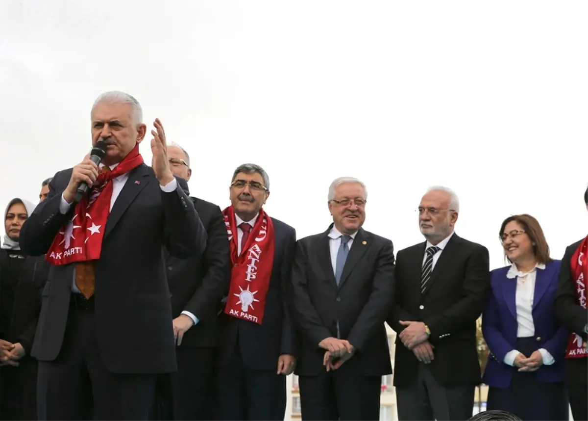 Başbakan Yıldırım\'dan Başkan Şahin\'e Övgü