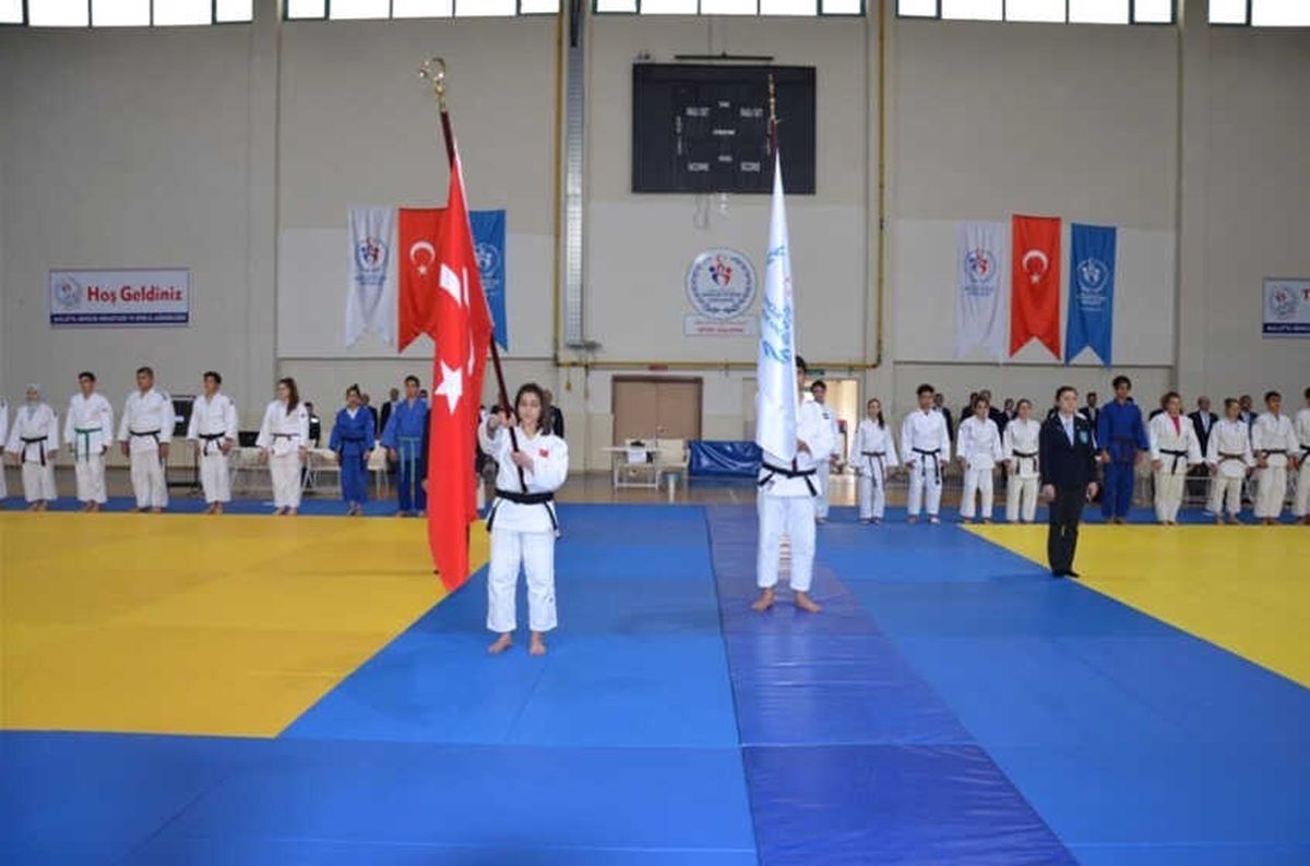 Gençler Judo Grup Şampiyonası Heyecanı