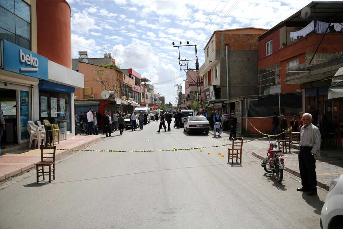 Güncelleme - Adana\'da Silahlı Kavga: 1 Ölü, 4 Yaralı