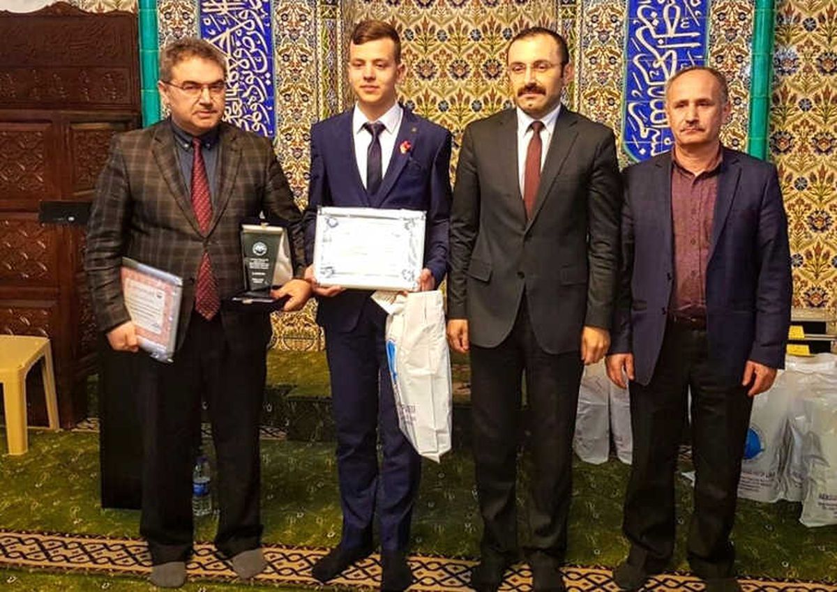 İmam Hatip Öğrencisi "Genç Hatipler Hutbe Okuma "Yarışmasında Birinci Oldu
