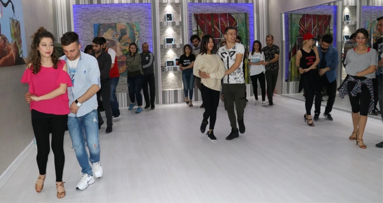 Türkiye Dans Şampiyonları Van\'da Şov Yaptı