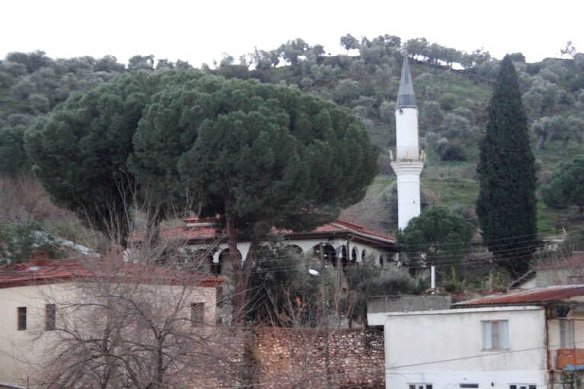 233 Yıllık Köy Camisi Görenleri Şaşırtıyor