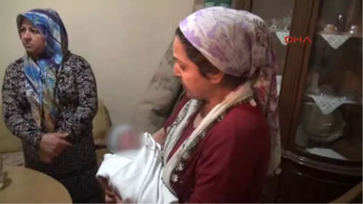 Adana-Sokağa Atılan Yeni Doğmuş Bebeğin Adını, \'Umut\' Koydular