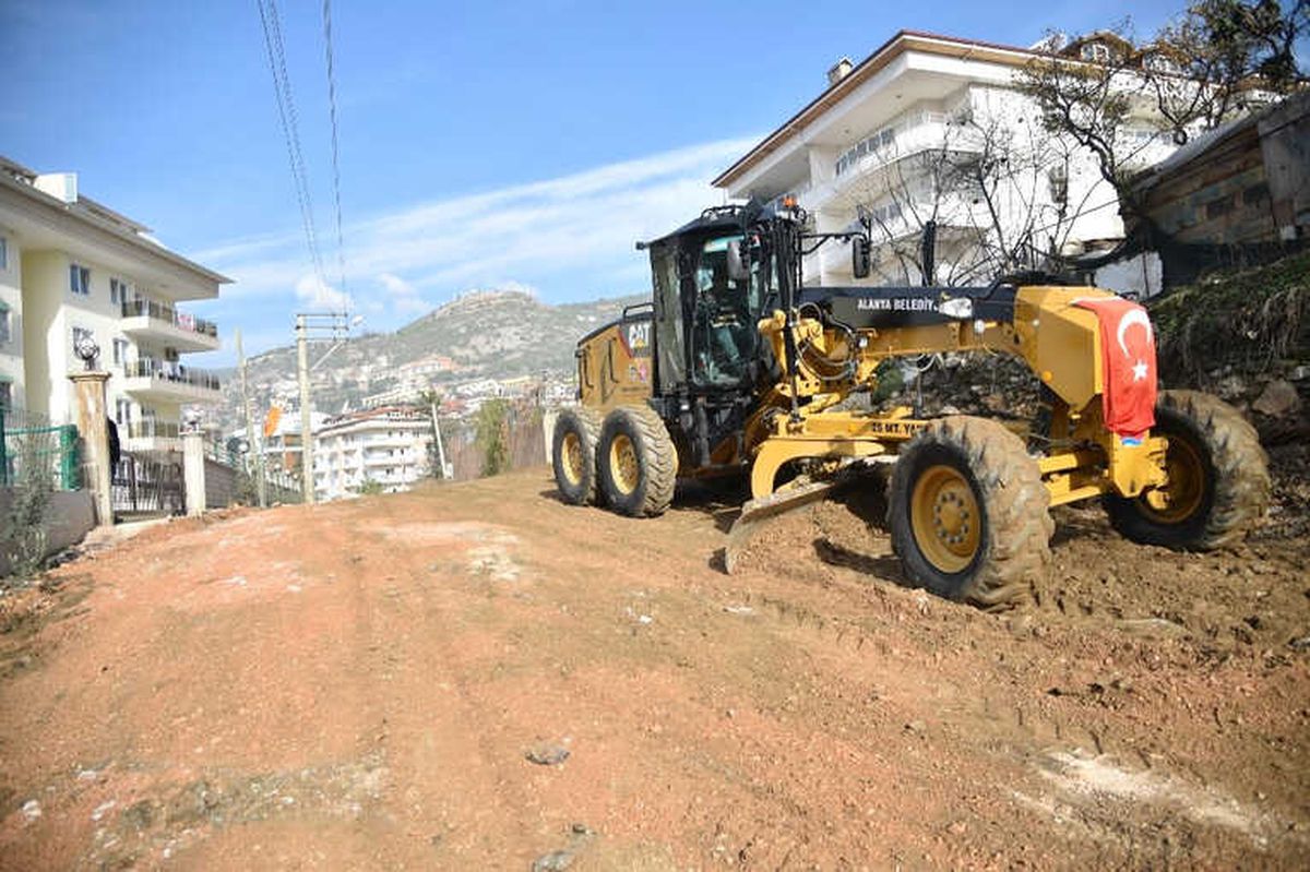 Alanya\'da 4 Yılda 185 Kilometre Yeni Yol Açıldı