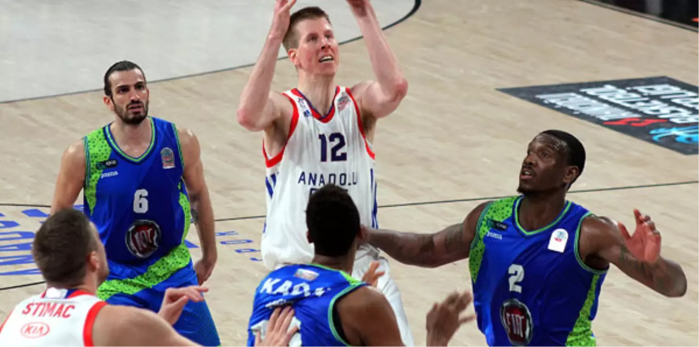 Anadolu Efes - Tofaş: 87-79