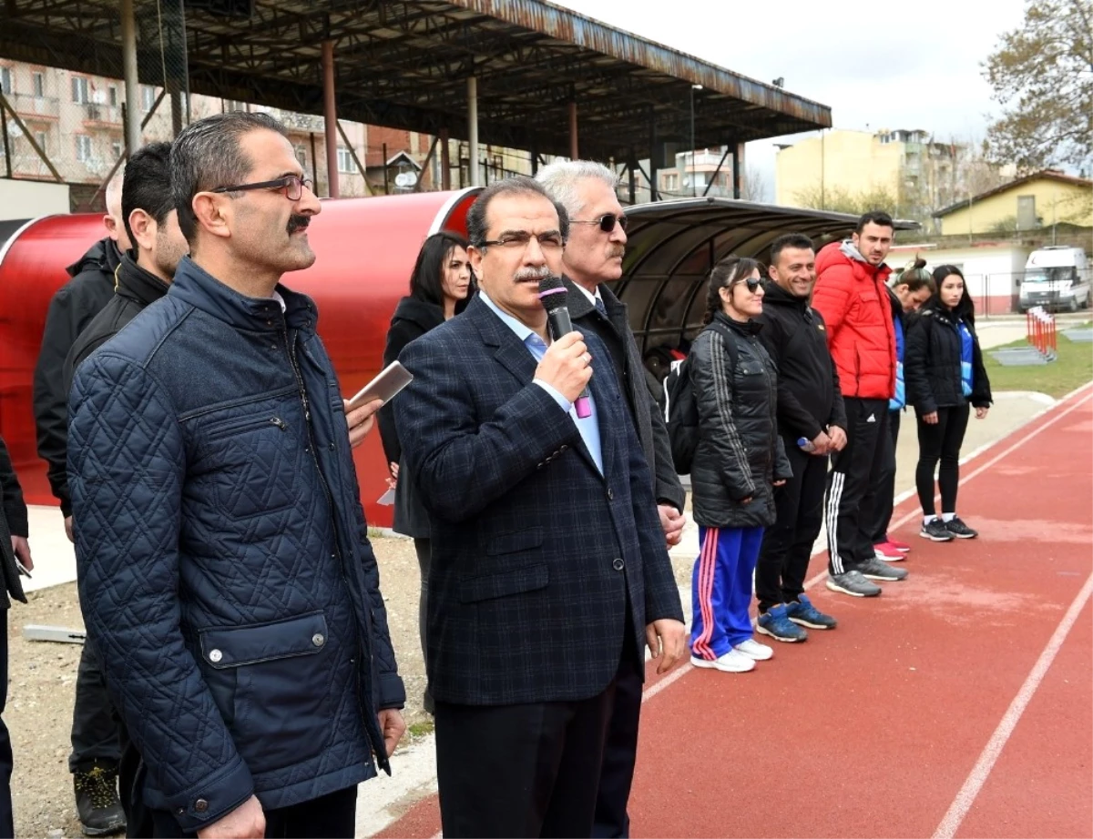 Anadolu Yıldızlar Ligi Atletizm Grup Müsabakaları Uşak\'ta Başladı