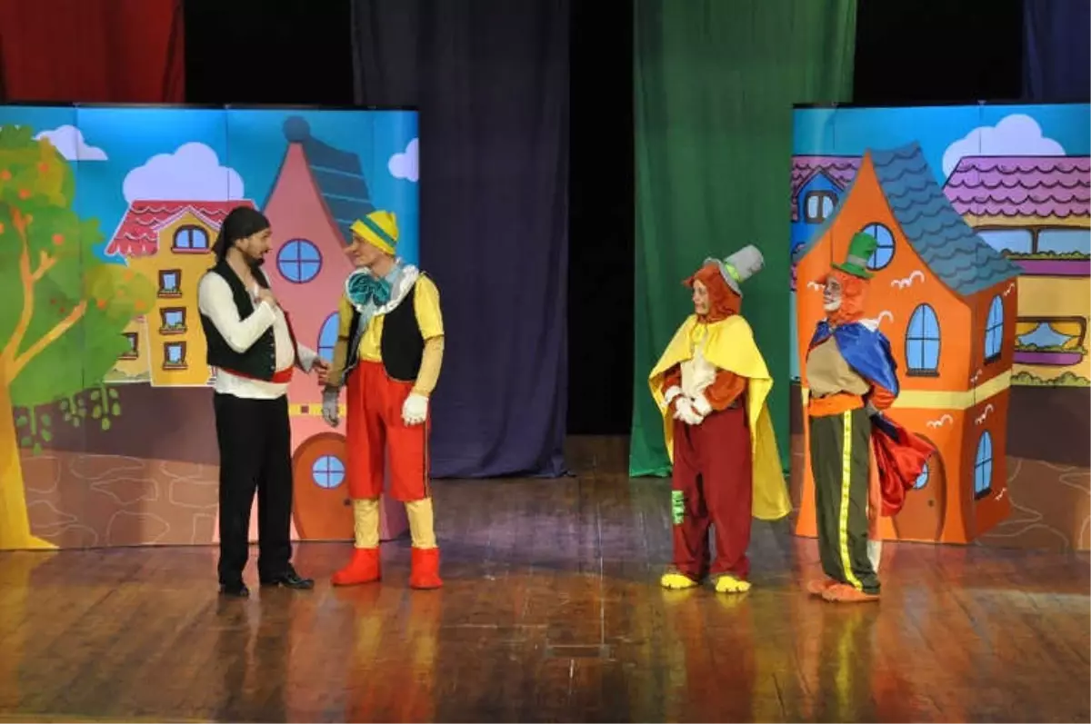 Batman\'da Pinokyo Çocuk Oyununa Yoğun İlgi