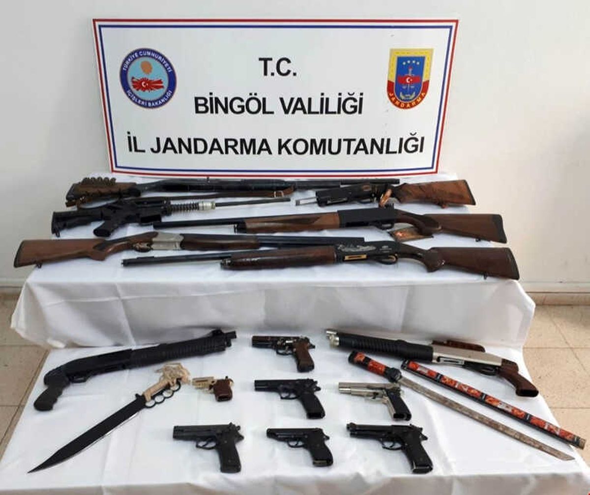 Bingöl\'de Silah Kaçakçılarına Operasyon: 11 Gözaltı